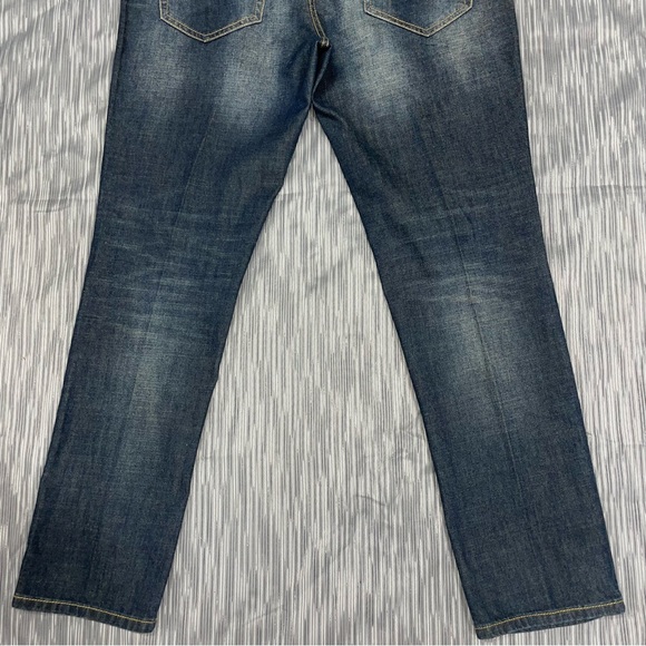 Guess Medium Rise Tapared Slim Haisted Fit Jean Size 34
Excellent Condition - Picture 12 of 14